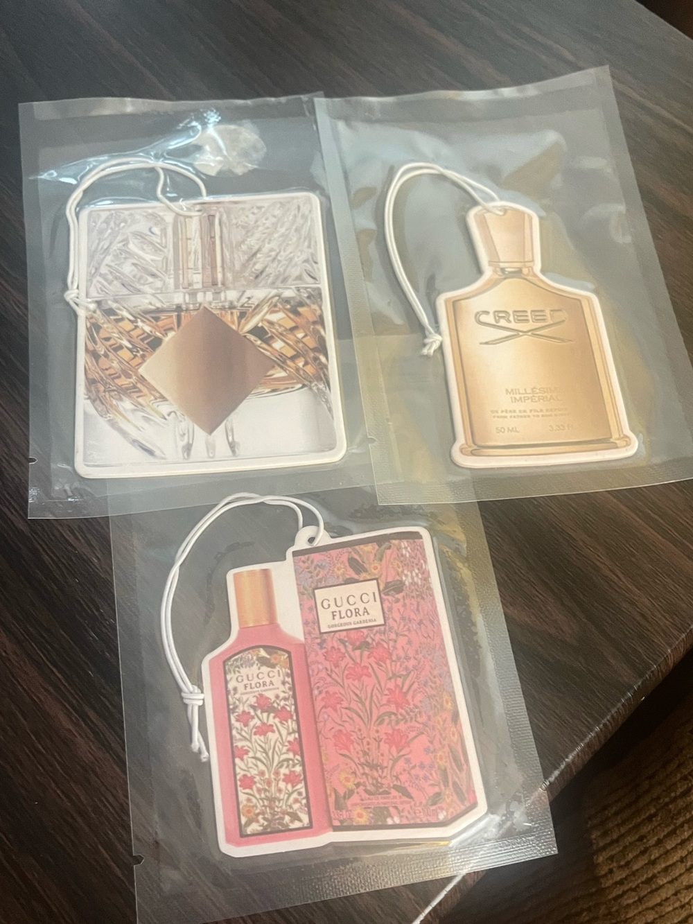 Gucci Flora Pink and Gold Scented Tag Set